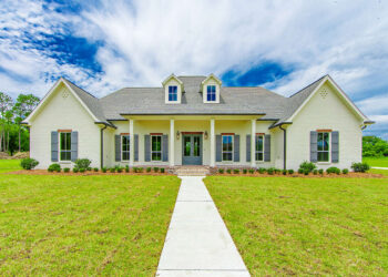 French Country Charm – ~2,350 Sq Ft, 4 Beds, 3.5 Baths