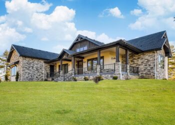 Luxury Mountain Craftsman – ~3,919 Sq Ft with Home Office & Walkout Basement