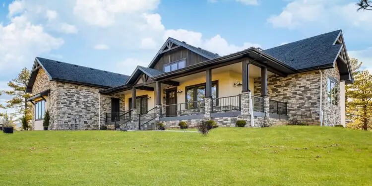 Luxury Mountain Craftsman – ~3,919 Sq Ft with Home Office & Walkout Basement