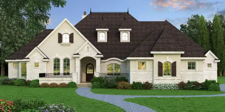 Ideal One-Story Home with Front Courtyard — ~4,018 Sq Ft, European-Style Comfort