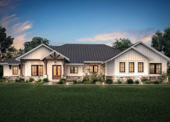 Craftsman Delight – ~3,366 Sq Ft, 4 Beds, Privacy & Entertaining Flow