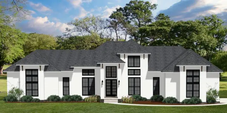 Southern Transitional Retreat – ~4,027 Sq Ft, 5 Beds, Outdoor Kitchen & Coffered Ceilings
