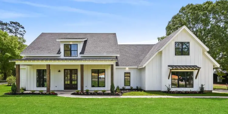 Modern Farmhouse with Bonus Room – ~2,686 Sq Ft, 4-5 Beds & Flexible Flow