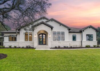 Hill Country Modern – ~3,078 Sq Ft with Office, Keeping Room & Vaulted Great Room