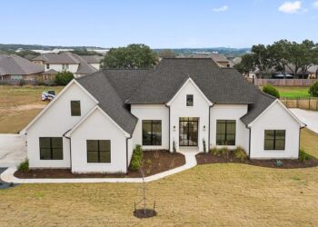 Transitional Open-Concept Home – ~3,152 Sq Ft with Office & Game Room (5th Bed Option)
