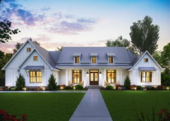 Modern Farmhouse ~2,514 Sq Ft – Split Bedrooms, Bonus Space & Laundry-Smart Layout