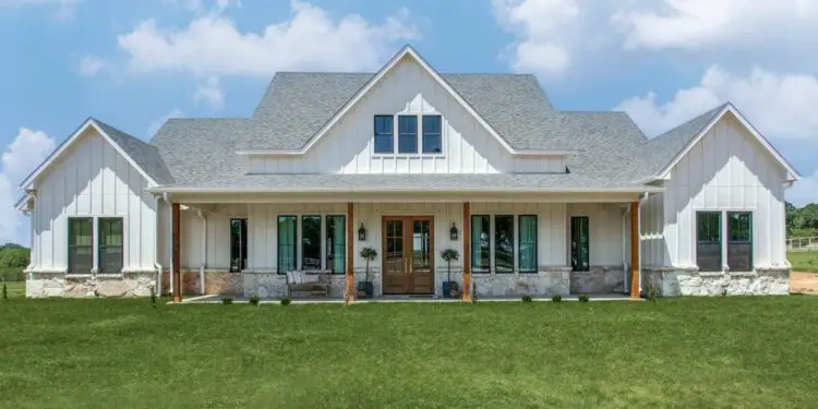 Perfectly Balanced 4-Bed Modern Farmhouse – ~2,400 Sq Ft of Thoughtful Luxury