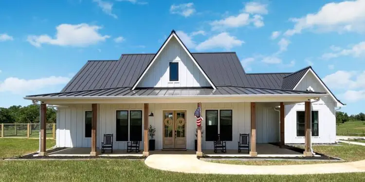 Farmhouse with Home Office & Wrap-Around Porch – ~2,085 Sq Ft of Style & Function