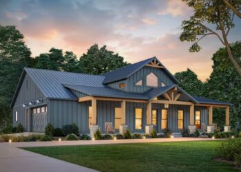 Barndo-Style Modern Farmhouse – 2,367 Sq Ft | 4 Beds | 3 Baths | Side-Entry Garage