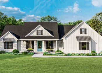 4-Bed Modern Farmhouse – ~2,221 Sq Ft with Mudroom & Built-in Cubbies