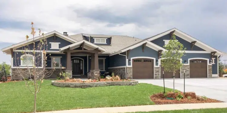 Rustic Craftsman Sanctuary — ~3,968 Sq Ft, Spacious & Split-Wing Living