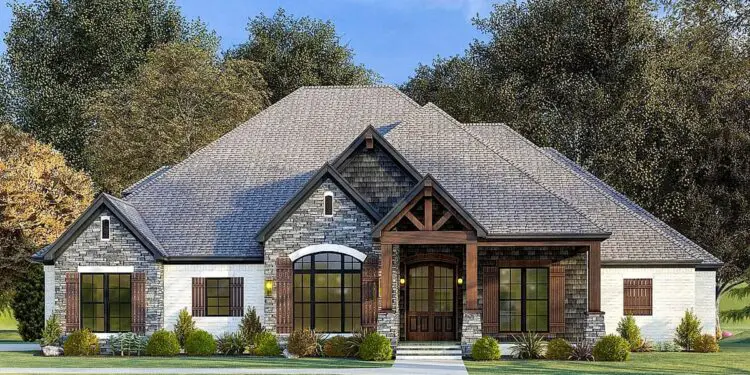 French Country Elegance – 4 Beds, Vaulted Ceilings & Bonus Room (~2,537 Sq Ft)