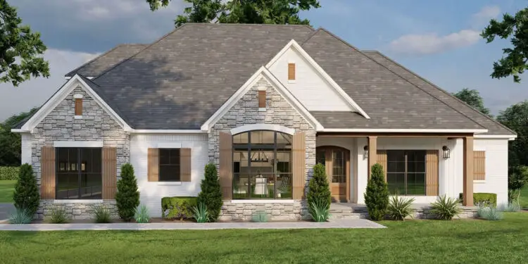 Traditional One-Level Home – ~2,199 Sq Ft | 3 Beds | 3.5 Baths | Bonus Room