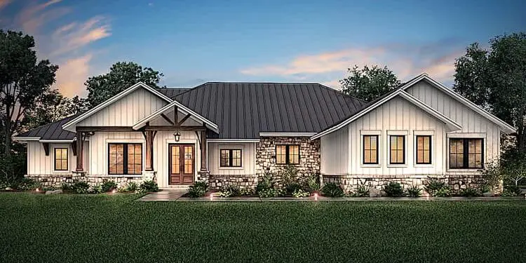 Ranch Style Home – 3366 Sq Ft, 4 Bedrooms