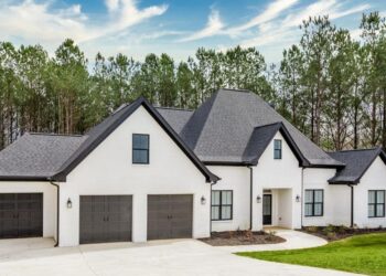 French Country Elegance – ~2,618 Sq Ft, 4 Beds, Optional Bonus Room