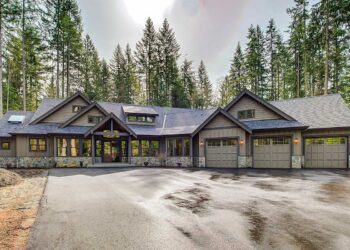 Amazing One-Level Craftsman – ~4,420 Sq Ft, 4 Beds, 3.5 Baths