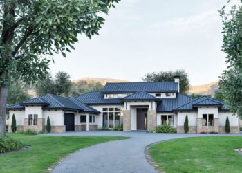 5-Bed Texas Hill Country Retreat – ~5,000 Sq Ft with Media, Game Room & Outdoor Kitchen