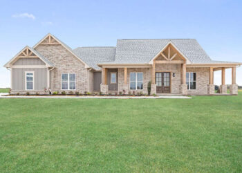 Modern Farmhouse ~2,454 Sq Ft – 3 Beds, 2½ Baths, 3-Car Garage