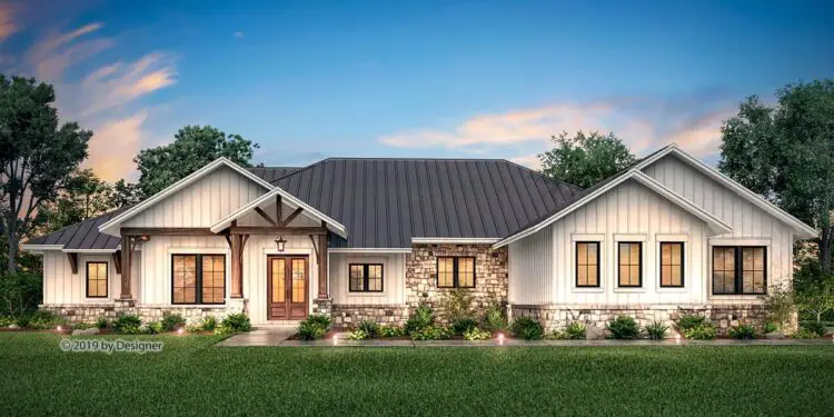 One-Story Hill Country Home – ~3,366 Sq Ft with Vaulted Great Room & Rustic Charm
