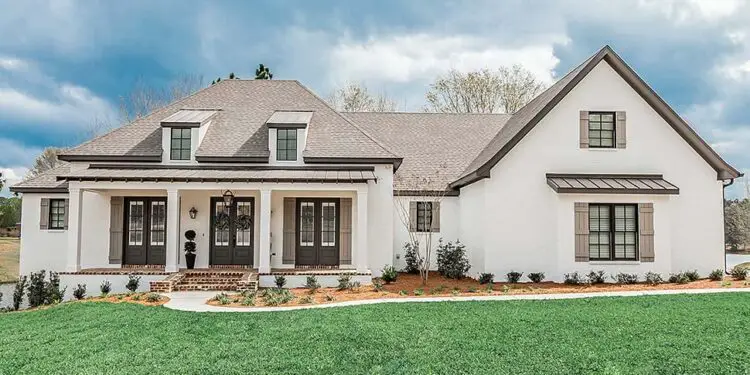 Southern-Style Plan ~2,854 Sq Ft — 3 Beds, 2 Baths + Bonus
