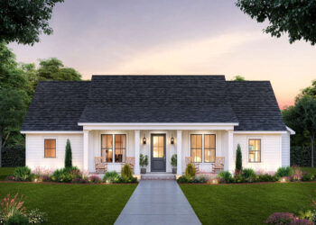 Cozy Modern Farmhouse – ~1,650 Sq Ft | 3 Beds | 2½ Baths