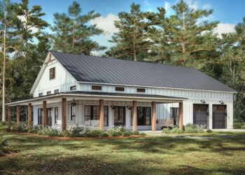 Barn-Style Home – ~2,000 Sq Ft | 3 Beds | 2.5 Baths | Modern Rustic Vibe