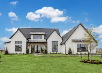 Transitional Farmhouse Under 2,900 Sq Ft – Vaulted Great Room & Smart Living