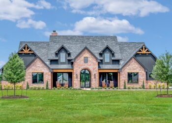 Transitional Symmetry + Bonus Expansion – 4,032 Sq Ft of Balanced Luxury