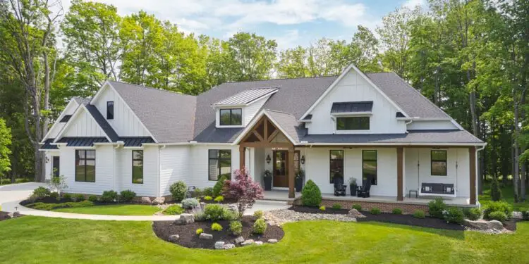 Modern New American Ranch – ~4,100 Sq Ft, 4-Car Garage & Finished Lower Level Ready