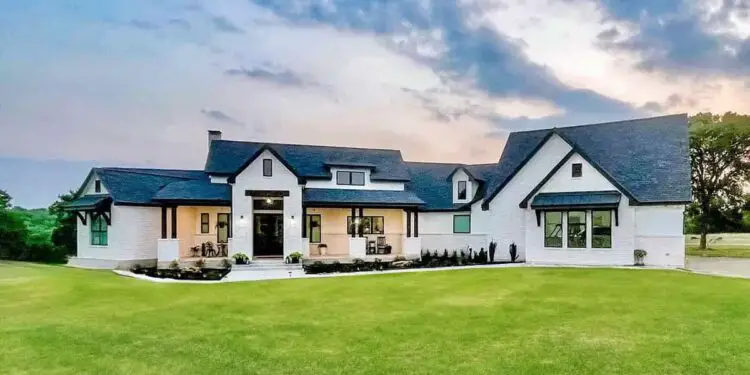 3600-Sq-Ft Smart Family Home – 4 Beds + Bonus 5th Above Angled Garage