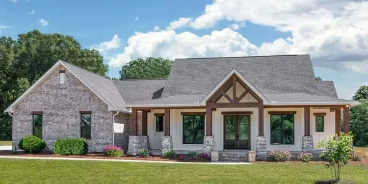 Split-Bedroom Hill Country with Large Pantry – ~2,454 Sq Ft of Scenic Comfort