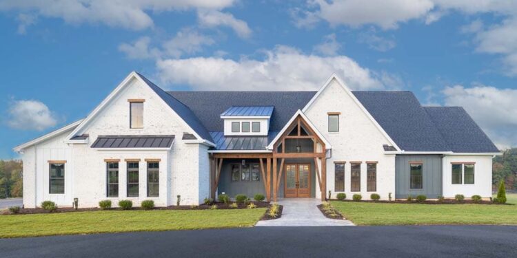 Versatile New American – ~4,662 Sq Ft, 4 Beds, 2 Offices & 2 Laundry Rooms