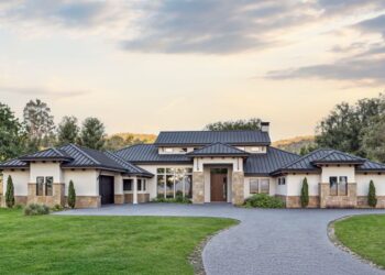 Luxury Texas Hill Country Living – ~5,000 Sq Ft, 5 Beds, Media & Game Room