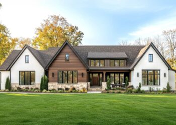 Luxury Modern Farmhouse – ~3,344 Sq Ft with Scullery & Outdoor Kitchen