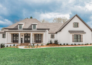 Country Style Ranch – ~2,854 Sq Ft, 3 Beds, 2 Baths & Generous 3-Car Garage