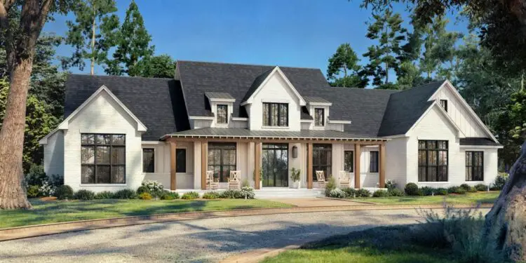 Grand Modern Farmhouse – ~3,500 Sq Ft, 5 Bedrooms & Outdoor Kitchen