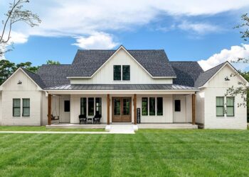 Modern Farmhouse with Balance & Style – 4 Beds, ~2,400 Sq Ft