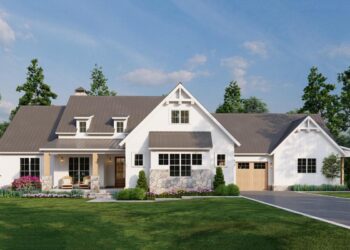 Multi-Generational Modern Farmhouse – ~2,574 Sq Ft, Two Suites Under One Roof