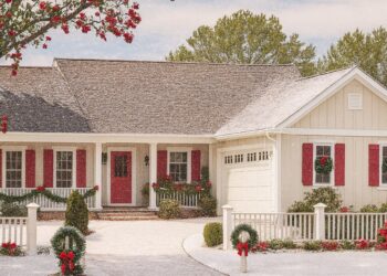 1,445 Sq Ft Cottage – 3 Beds, 2 Baths & 2-Car Garage (Plan 7922-00259)