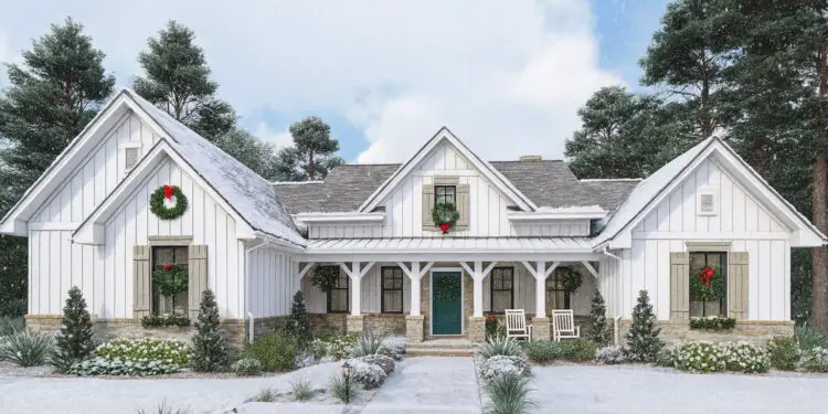 New American Farmhouse – Split-Bedroom Layout (Plan 16910WG)