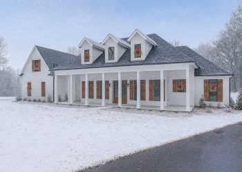 Southern-Style Home Plan – ~2,979 sq ft, 4 Bedrooms, 2.5 Bathrooms, 3-Car Garage