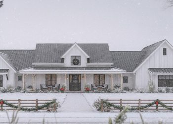 Spacious Modern Farmhouse with 4-Car Garage & Workshop – 4 Bedrooms, Expansive Living, Flexible Storage