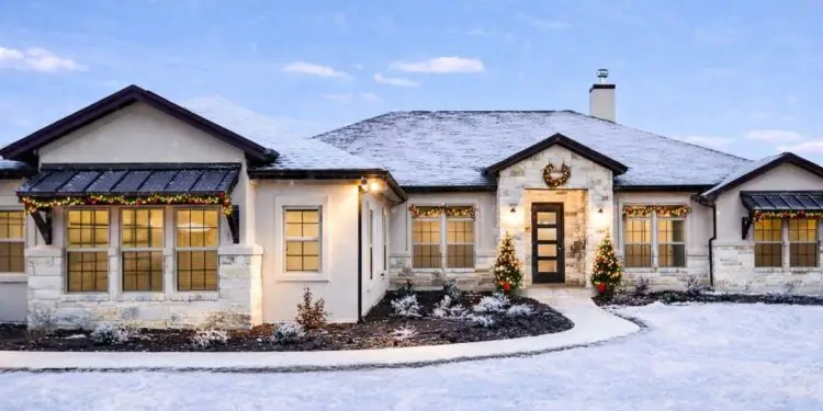 One-Story Texas-Style Ranch Home – ~3,044 sq ft, 4 Bedrooms, 3.5 Bathrooms, 3-Car Garage