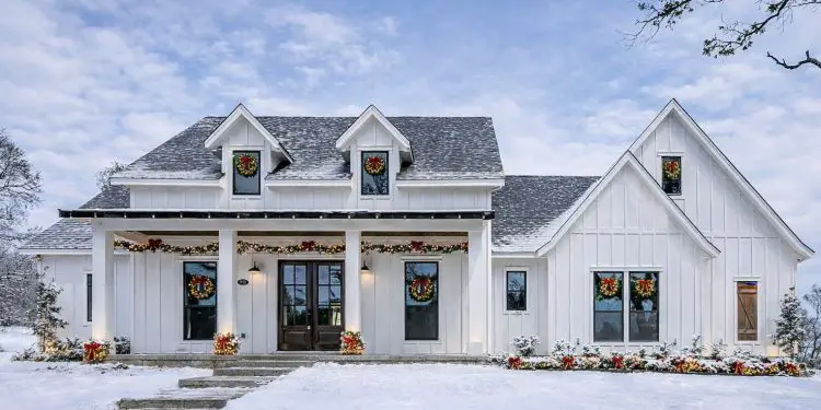 Modern Farmhouse Plan – ~2,546 sq ft, 4 Bedrooms, 2.5 Bathrooms, 3-Car Garage