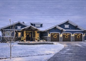 Craftsman Home Plan – ~3,968 sq ft, 4 Bedrooms, 3.5 Bathrooms, 3-Car Garage