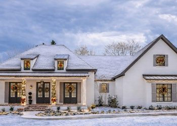 Country House Plan – ~2,854 sq ft, 3 Bedrooms, 2 Bathrooms, 3-Car Garage