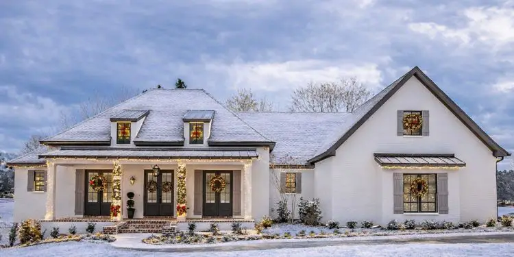 Country House Plan – ~2,854 sq ft, 3 Bedrooms, 2 Bathrooms, 3-Car Garage