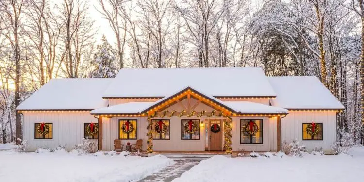 3,050 Sq Ft One-Story Modern Farmhouse with Flex Space & Open Living