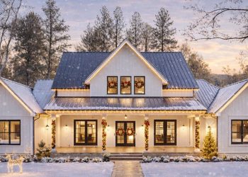 4-Bedroom Modern Farmhouse Plan with Outdoor Kitchen – 3,003 Sq Ft