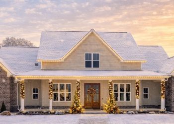 Perfectly Balanced 4-Bed Modern Farmhouse – ~2,400 Sq Ft • 4–5 Beds & 3.5–4.5 Baths